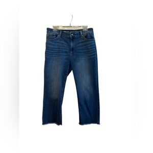 Chico’s perfect stretch girlfriend Cropped frayed leg Jeans.
